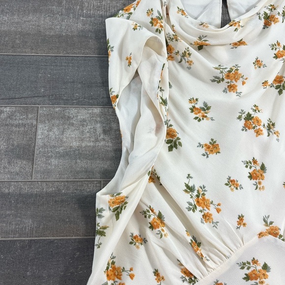 REFORMATION BETTIE FLORAL CAP SLEEVE TOP IN NICOLA - Picture 4 of 14